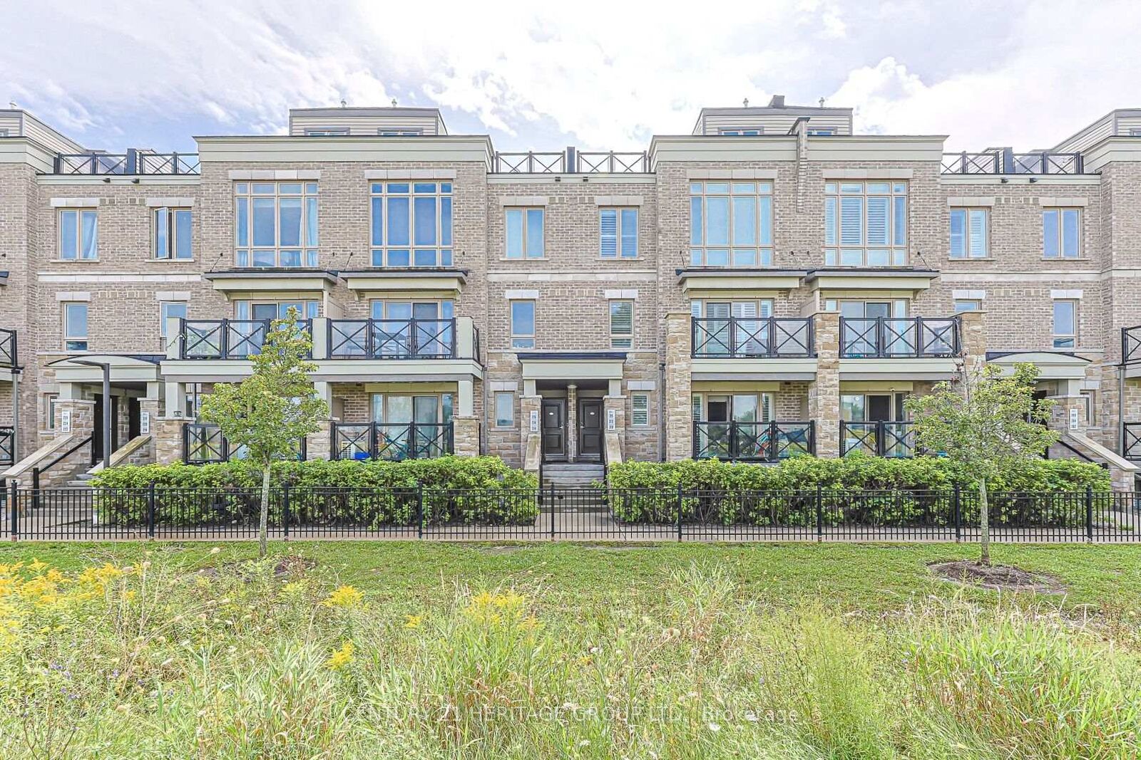 Property Photo:  10 Dunshealth Way 216  ON L6B 1N3 
