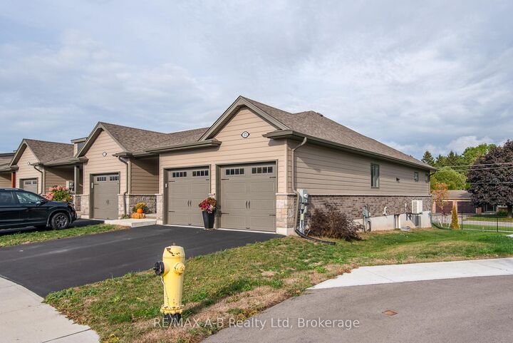 Property Photo: 172 Hooper Street ON N4X 0C1