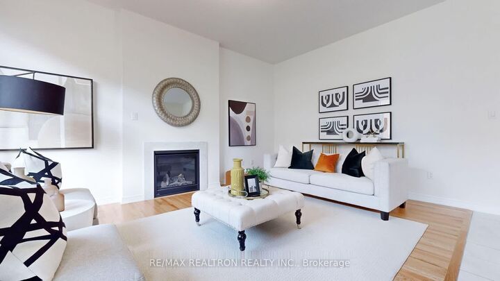 Property Photo:  164 Wesmina Avenue  ON L4A 0R7 
