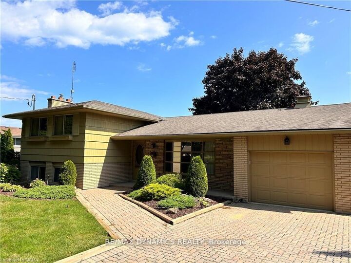 Property Photo:  32 Mississauga Road Lower  ON L2N 2K4 