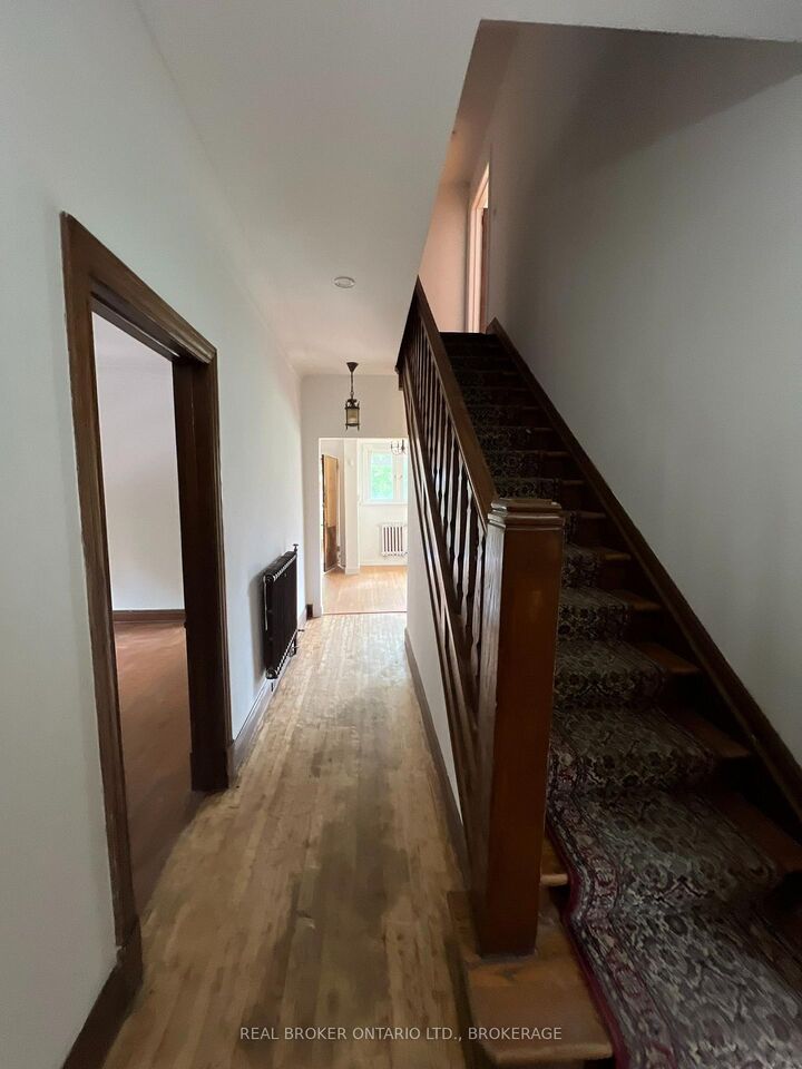 Property Photo:  320 2nd Street E  ON K6H 1Y9 