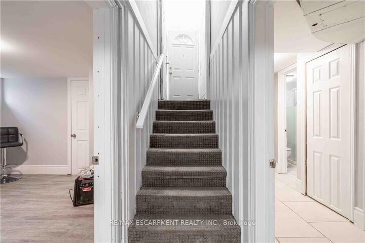 Property Photo:  73 West 3rd Street B  ON L9C 3K2 