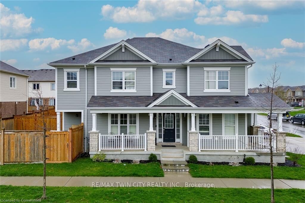 Property Photo:  18 Blue Oak Street  ON N2K 0K3 