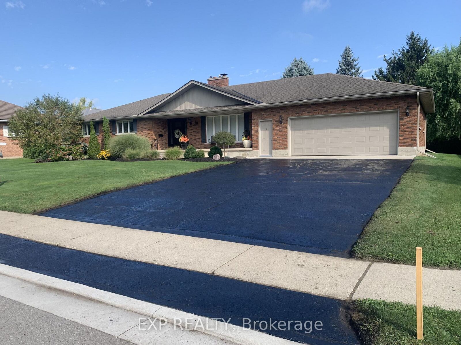 Property Photo:  18 Fath Avenue  ON N5H 1V8 