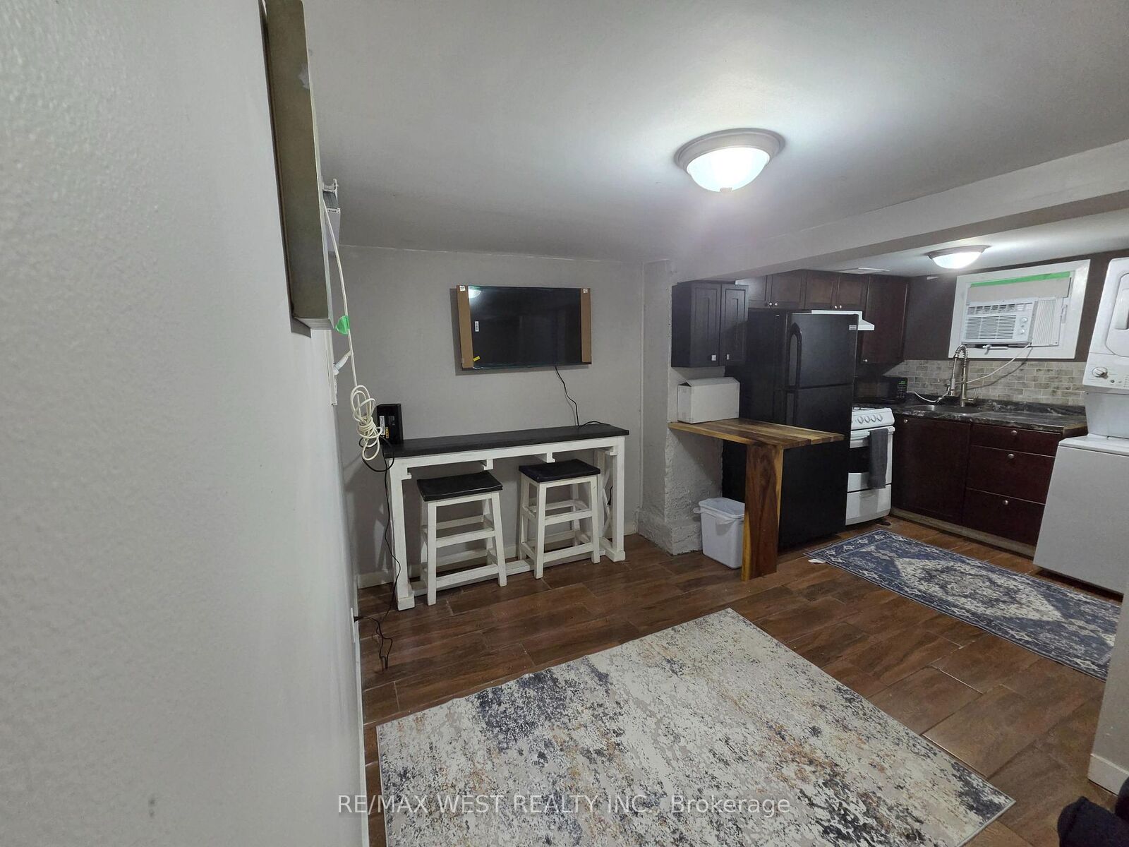 Property Photo:  44 Beechwood Avenue Basement  ON M2L 1J3 