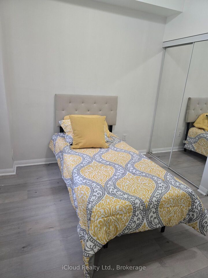 Property Photo:  2891 Rio Court 111  ON L5M 0S3 