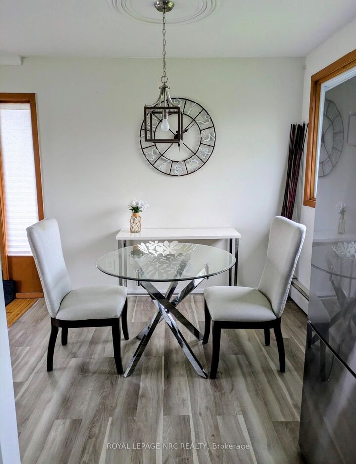 Property Photo:  23 Northgate Drive  ON L3C 5Y2 