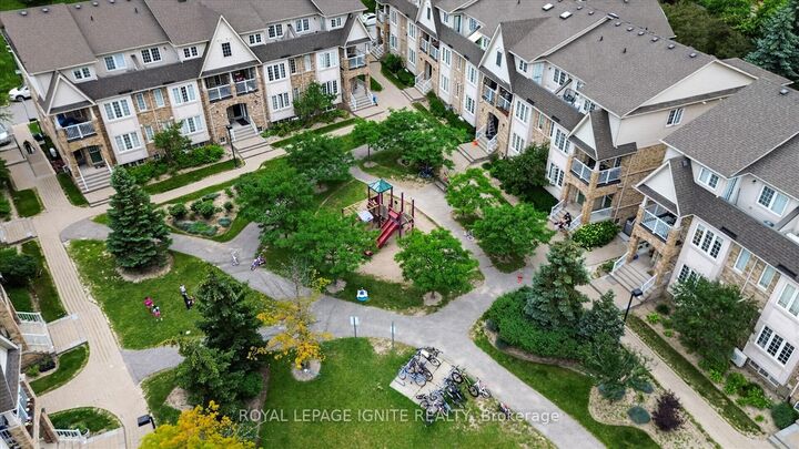 Property Photo:  42 Pinery Trail 29  ON M1B 6H9 
