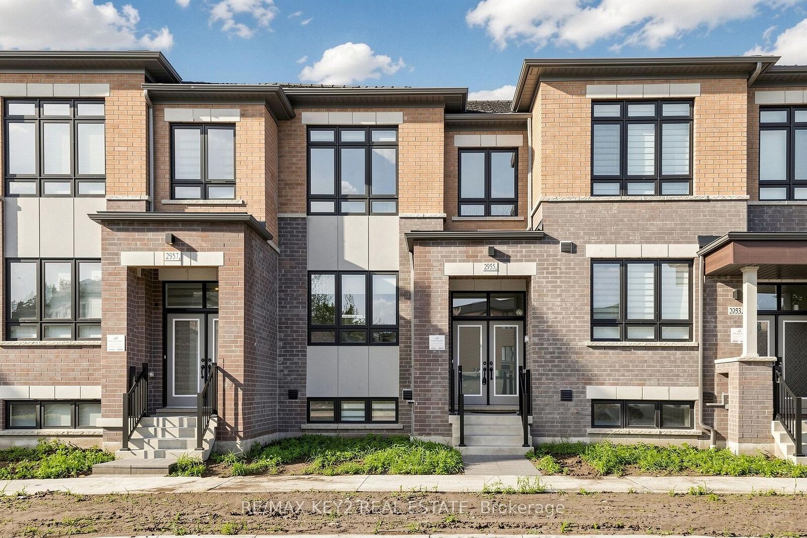 Property Photo:  2955 Starlight Drive  ON L1X 0S1 