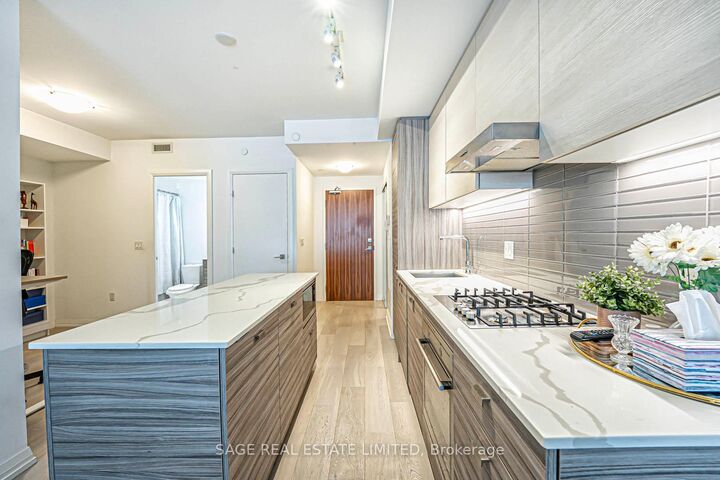 Property Photo:  835 St Clair Avenue W 406  ON M6C 0A8 