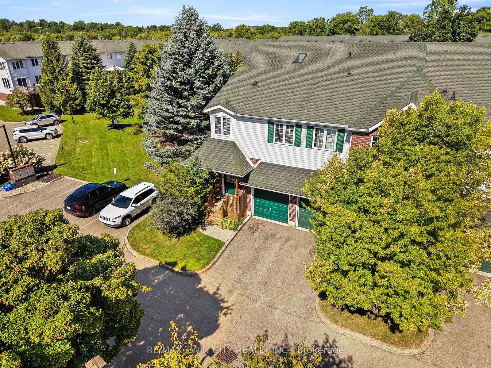 Property Photo:  42 Green Valley Drive 65  ON N2P 2J7 