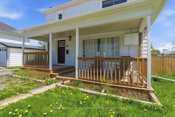 Property Photo:  19 Boswell Street  ON K8P 3K7 