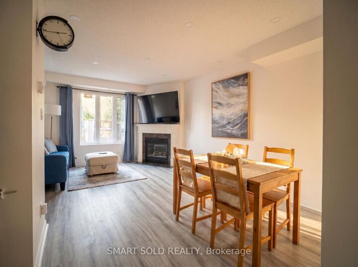 Photo de la propriété:  15 Laidlaw Street 608  ON M6K 1X3 