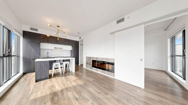 Property Photo:  159 Dundas Street E 3901  ON M5B 0A9 