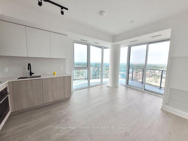Property Photo:  36 Zorra Street 3204  ON M8Z 1R7 