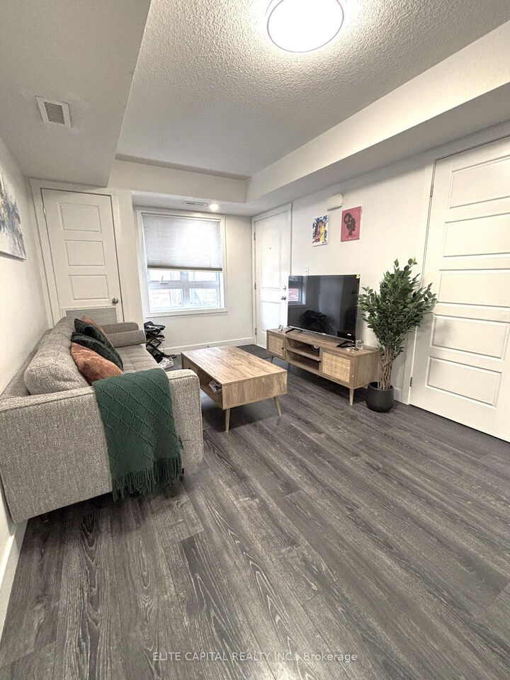 Property Photo:  361 Lancaster Street W A6  ON N2H 0C1 