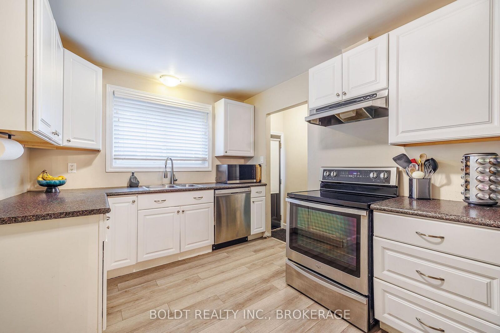 Property Photo:  82 Wildwood Road  ON L2M 1C8 