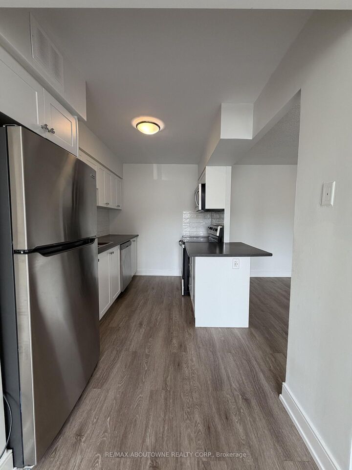 Photo de la propriété:  145 Wellington Street W 602  ON L4G 2N9 