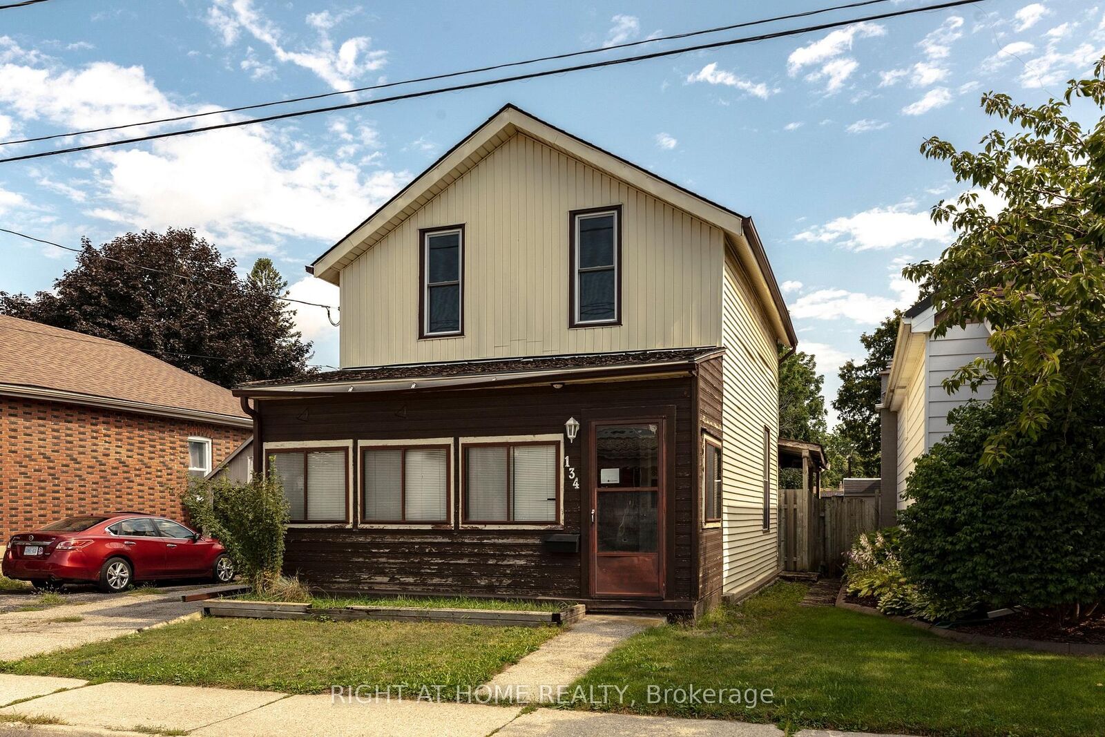 Property Photo:  134 Catharine Avenue  ON N3T 1Y4 