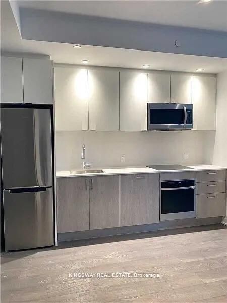 Property Photo:  1928 Lakeshore Boulevard W 2606  ON M6S 1A1 