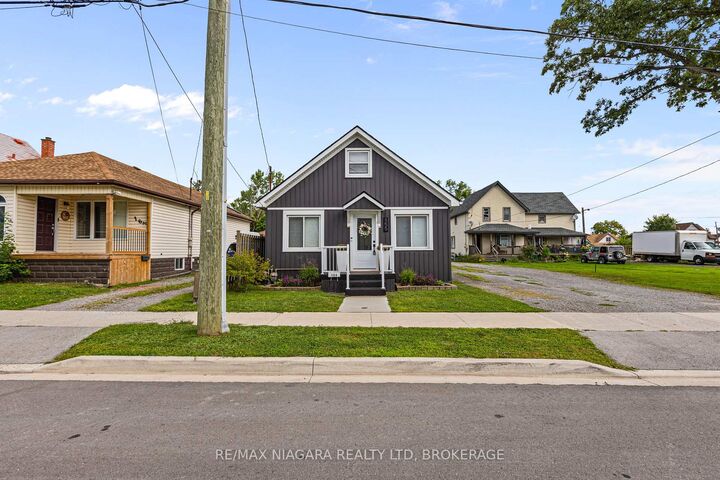 Property Photo:  155 Broadway Street  ON L3C 5L6 
