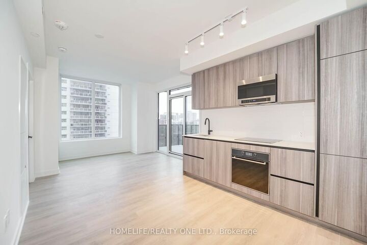 Property Photo:  117 Broadway Avenue 1111  ON M4P 1V3 