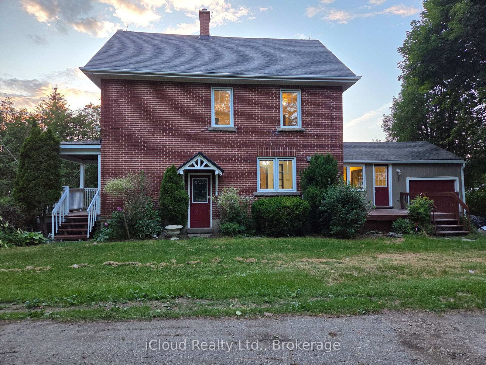 Property Photo:  351521 17th Line  ON L9W 7E1 
