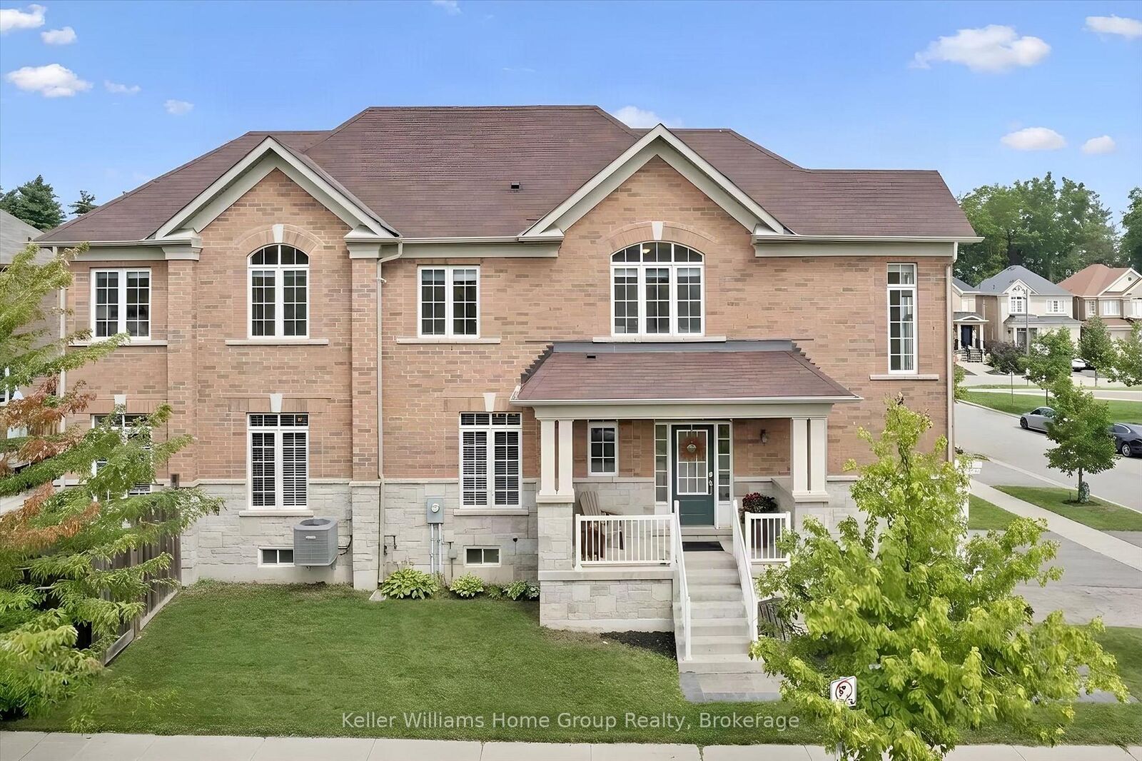 Property Photo:  61 Ridgegate Crescent  ON L7G 0L6 