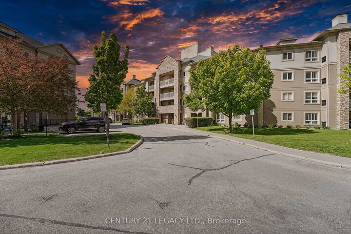 Property Photo:  8 Dayspring Circle 1307  ON L6P 2Z7 