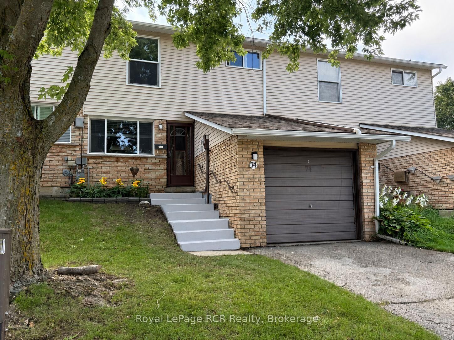 Property Photo:  74 Laurie Crescent  ON N4K 6C3 