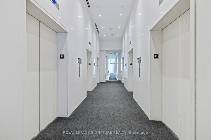Property Photo:  3883 Quartz Road 2105  ON L5B 4M6 
