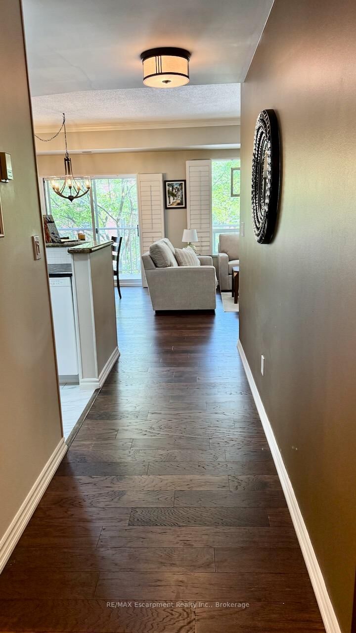 Property Photo:  5188 Lakeshore Road 310  ON L7L 6P4 
