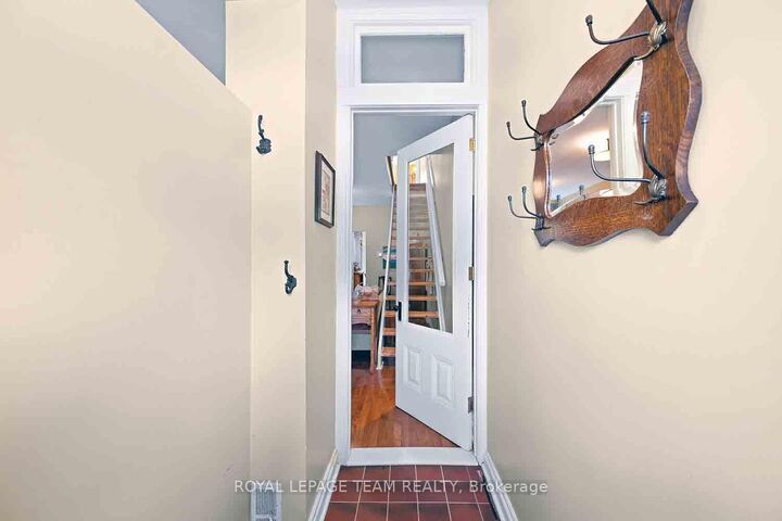 Property Photo: 236 Cathcart Street ON K1N 5C3