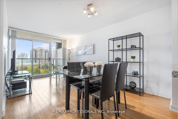 Property Photo:  18 Harrison Garden Boulevard 706  ON M2N 7J7 