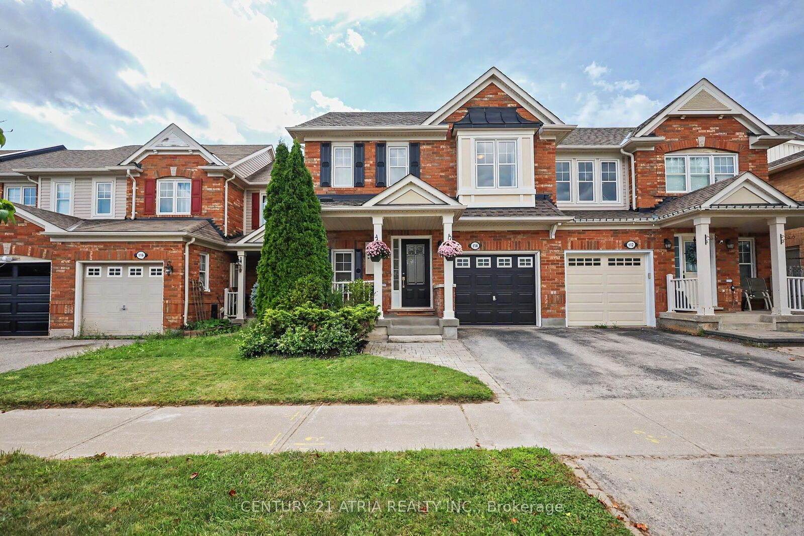 Property Photo:  114 Dougherty Crescent  ON L4A 0A7 