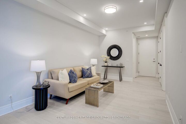 Property Photo: 129 South Street 607 ON K7G 1A1