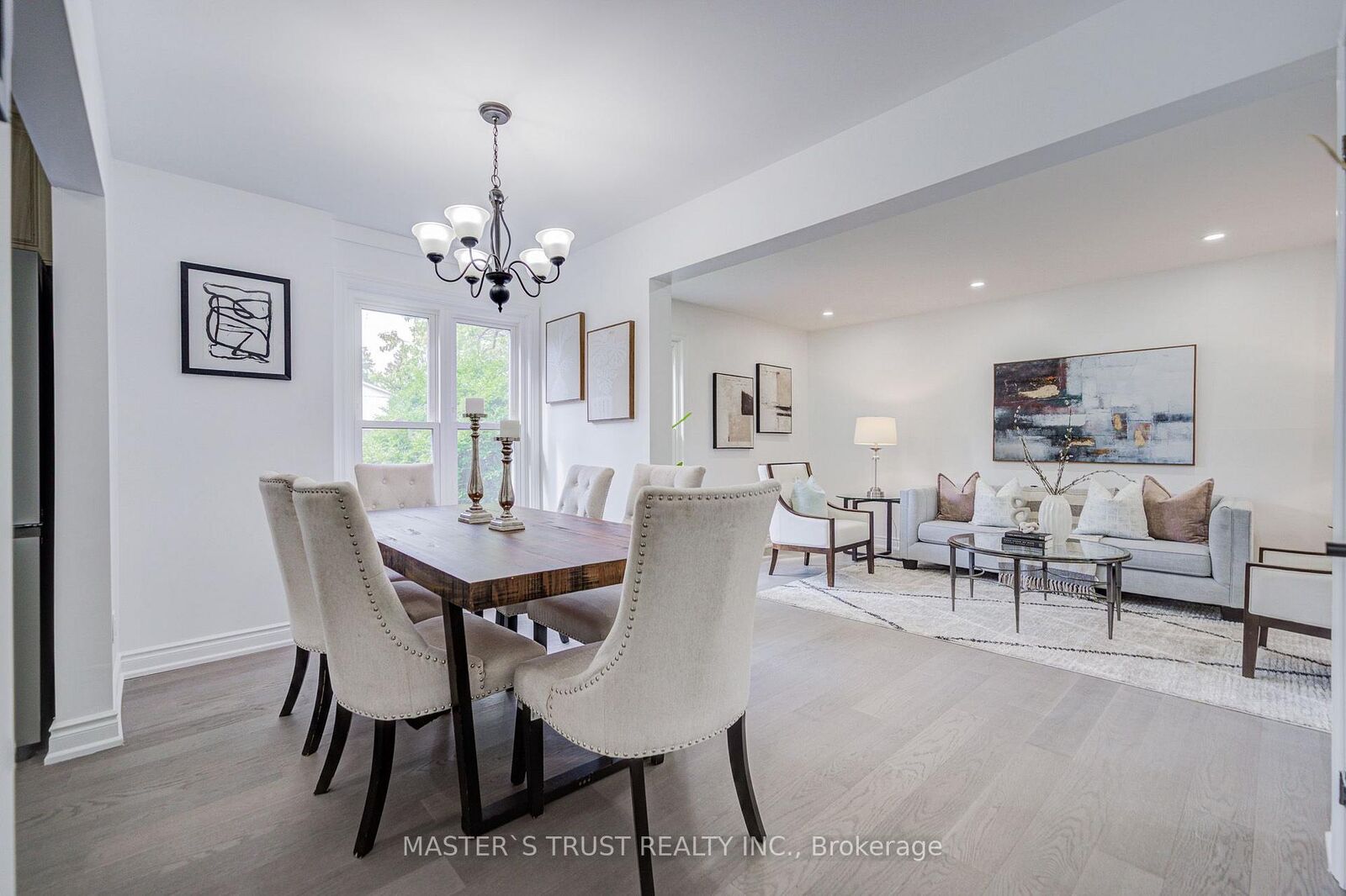 Property Photo:  4 Gatsby Square  ON L6S 2H4 