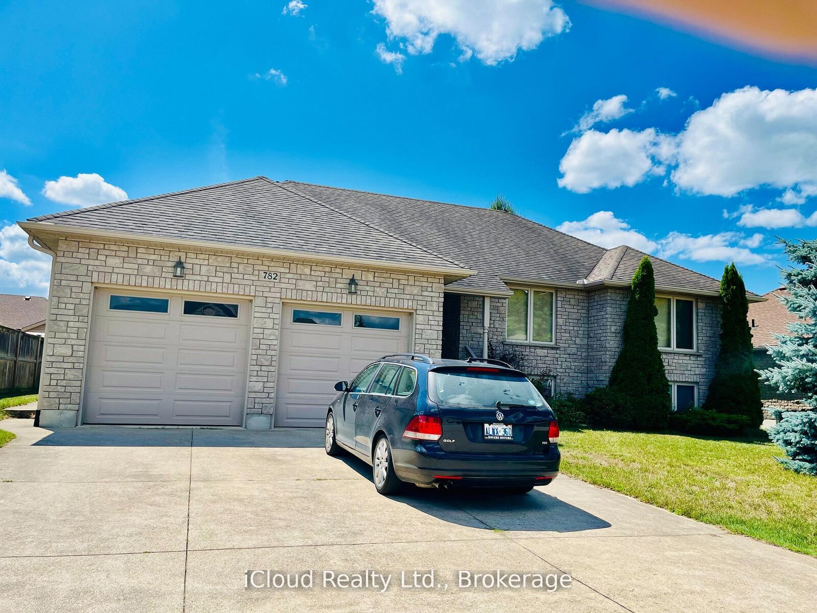 Property Photo:  782 Brentwood Drive  ON N0H 2C4 
