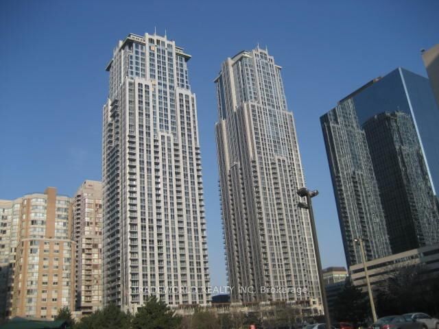 Property Photo:  763 Bay Street 1814  ON M5G 2R3 