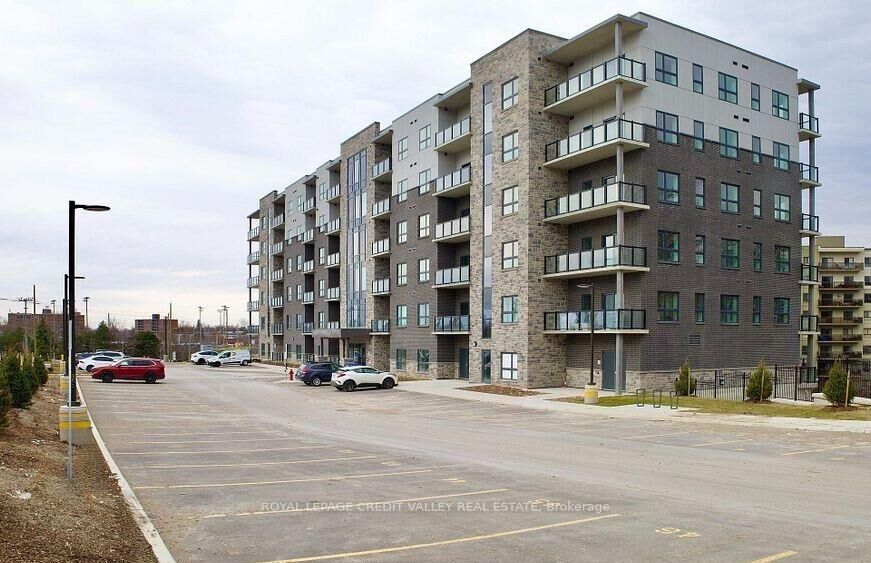 Property Photo:  1000 Lackner Boulevard 509  ON N2A 0L9 