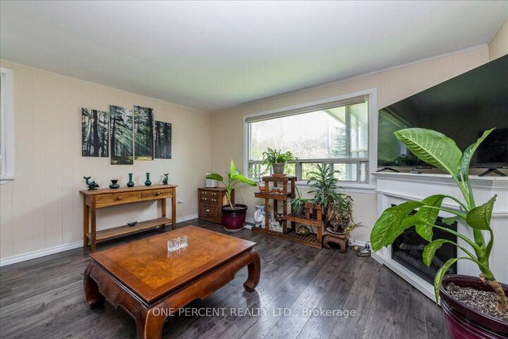 Property Photo:  224 Foster Drive  ON L4N 3X8 