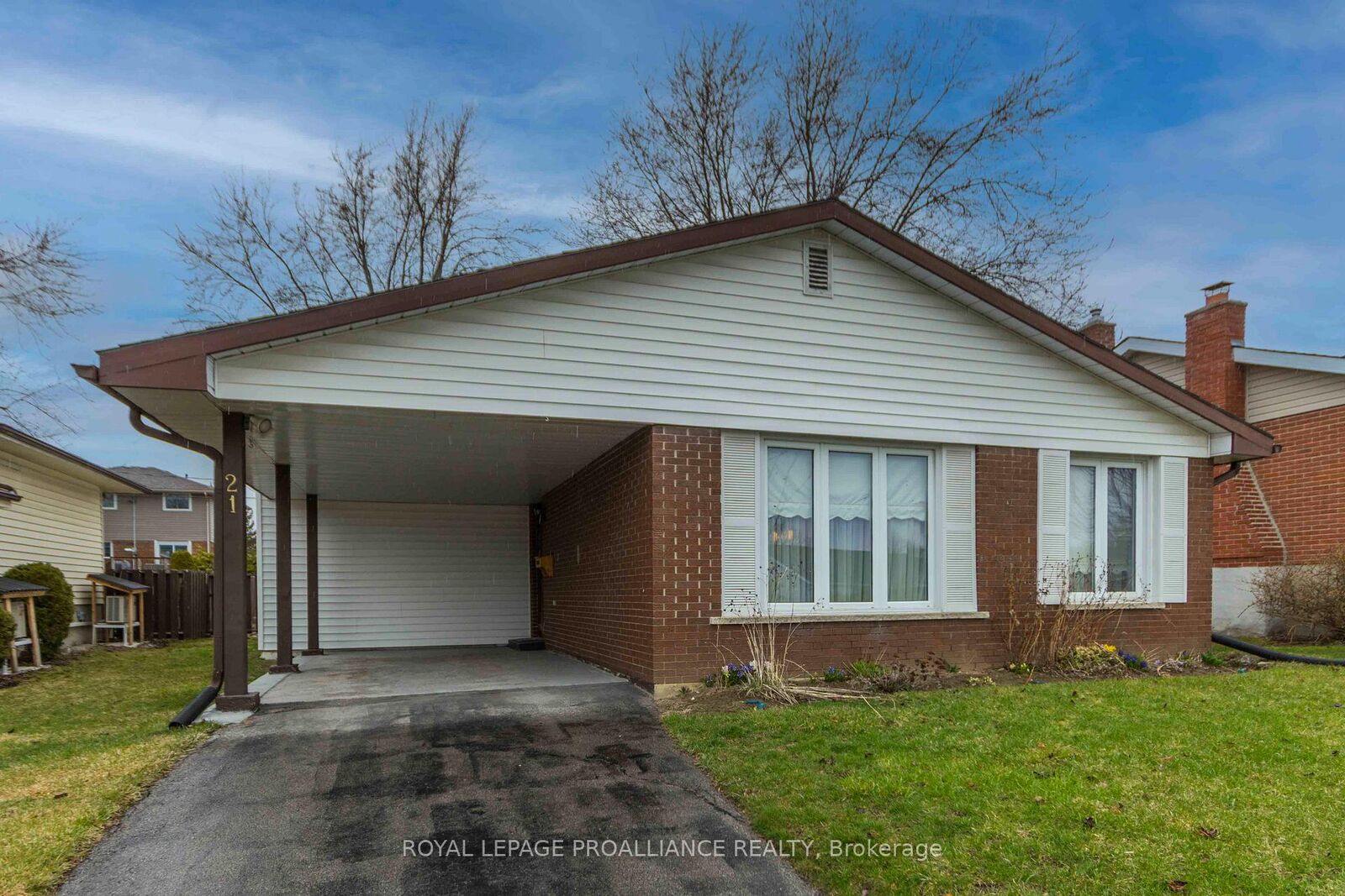 Property Photo:  21 Miron Road  ON K8V 3H9 