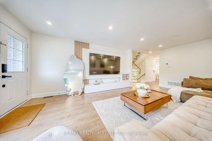 Property Photo:  12 Quattro Avenue  ON L4E 0S5 