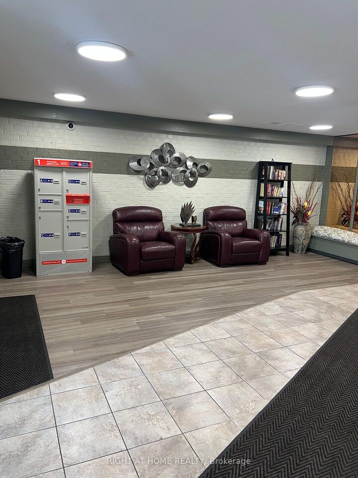 Property Photo:  1102 Jalna Boulevard 708  ON N6E 1X8 