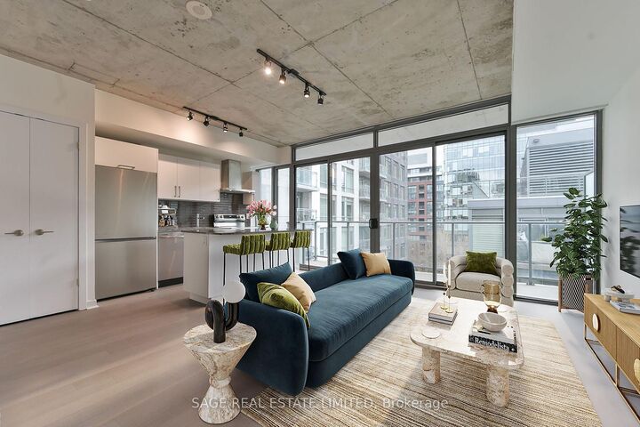 Property Photo:  95 Bathurst Street 914  ON M5V 0H7 