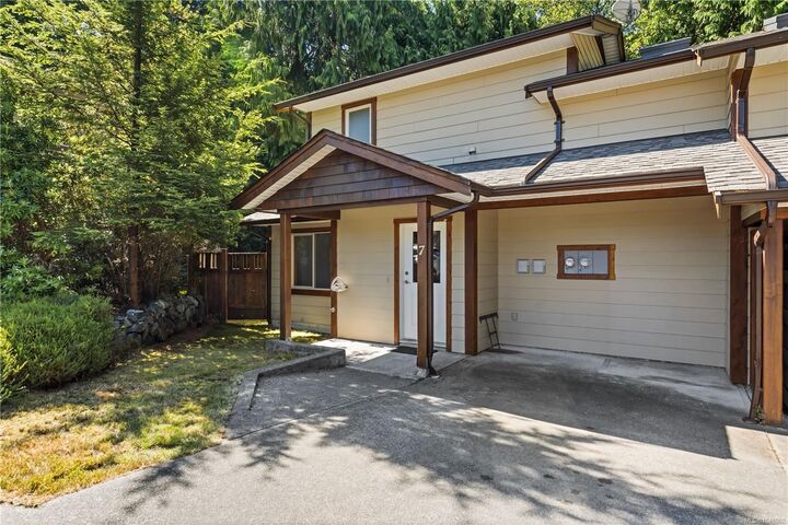 Property Photo:  1626 Holly Cres #7  BC V0R 3A0 