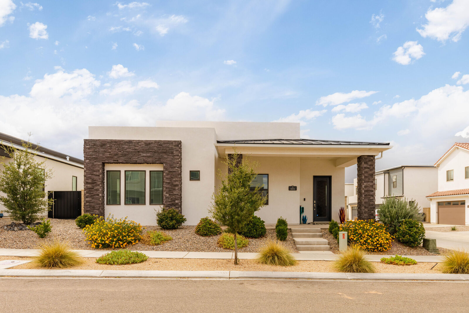 Property Photo: 5806 S Garnet Dr UT 84790