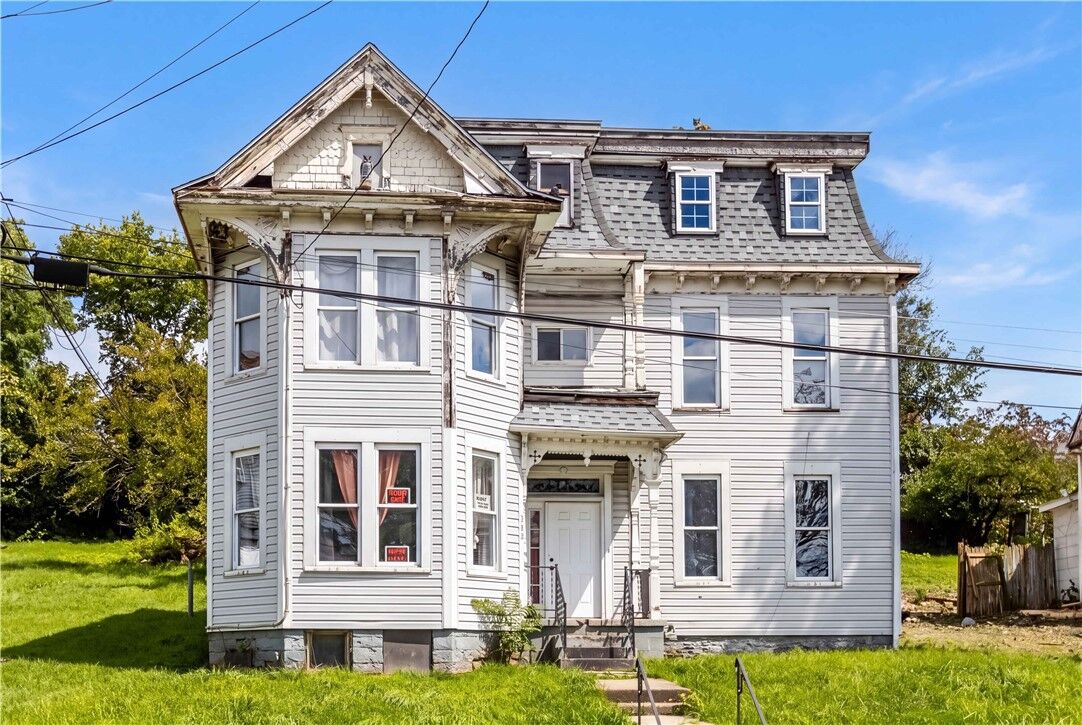 Property Photo:  280 Locust Ave  PA 15301 
