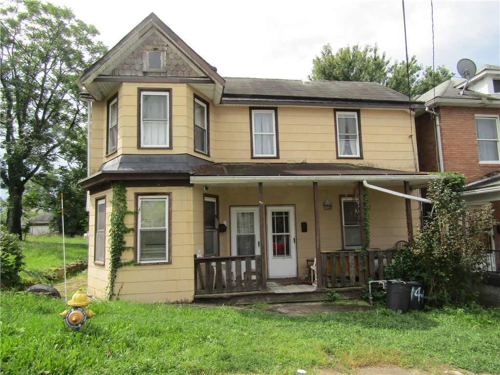 Property Photo:  140 Walnut St  PA 15401 