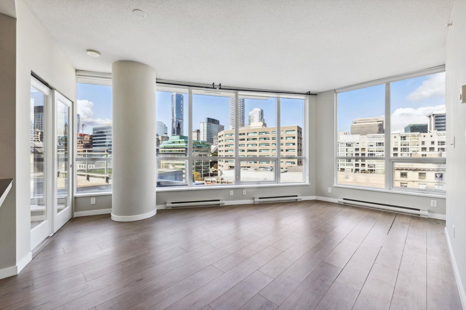 Property Photo:  833 Seymour Street 806  BC V6B 0G4 